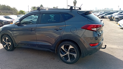 יונדאי טוסון מודל 2016. 224,448 ק"מ, יד רביעית. מחיר מחירון: ₪62,000. תיבת הילוכים: אוטומטי 