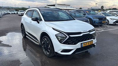 קיה ספורטאז היברידי מודל 2023. 106,475 ק"מ, יד ראשונה. מחיר מחירון: ₪198,500. תיבת הילוכים: 