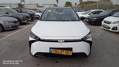 גילי סין GEOMETRY C מודל 2024. 70,199 ק"מ, יד ראשונה. מחיר מחירון: ₪114,800. תיבת הילוכים: 