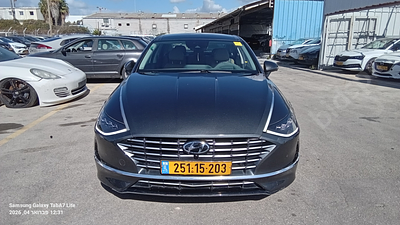 יונדאי סונטה מודל 2023. 51,474 ק"מ, יד ראשונה. מחיר מחירון: ₪158,400. תיבת הילוכים: אוטומטי 