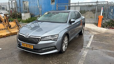 סקודה סופרב מודל 2021. 155,156 ק"מ, יד שנייה. מחיר מחירון: ₪133,000. תיבת הילוכים: אוטומטי
צבע: 