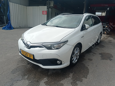 טויוטה אוריס מודל 2016. 359,307 ק"מ, יד שלישית. מחיר מחירון: ₪48,880. תיבת הילוכים: אוטומטי 