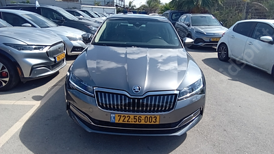 סקודה סופרב מודל 2024. 34,019 ק"מ, יד ראשונה. מחיר מחירון: ₪199,950. תיבת הילוכים: אוטומטי 
