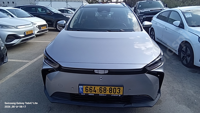 גילי גאומטרי מודל 2023. 39,997 ק"מ, יד ראשונה. מחיר מחירון: ₪96,000. תיבת הילוכים: אוטומטי
צבע: 