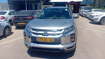 מיצובישי ASX מודל 2023. 59,740 ק"מ, יד ראשונה. מחיר מחירון: ₪96,240. תיבת הילוכים: אוטומטי
צבע: 