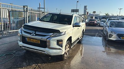 מיצובישי L200 מודל 2021. 182,047 ק"מ, יד שנייה. מחיר מחירון: ₪124,000. תיבת הילוכים: אוטומטי 