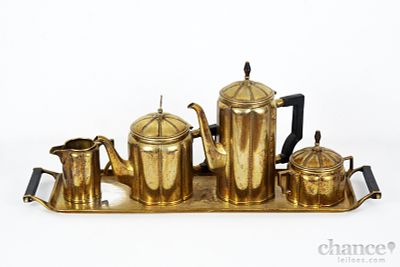 Serviço em Casquinha. Serviço do séc. XIX/XX em Casquinha com decoração gomada e apontamentos