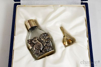 Frasco Perfume. Frasco de Perfume em Vidro com tampa, monture e acessório em Prata Portuguesa
