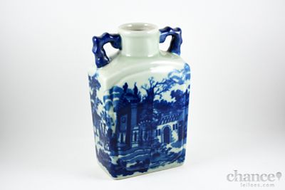 Jarra com asas em Cerâmica com decoração em tons de azul. Marcada. Alt. 18,5cm