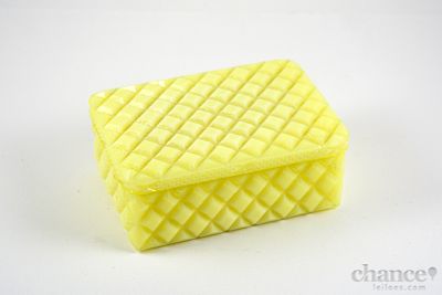 Caixa vintage em Vidro amarelo com decoração relevada de losangos. Dim. 10*7*4cm