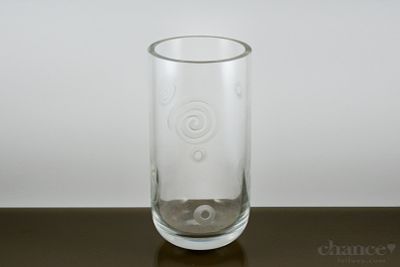 Jarra em Cristal Alemão com decorada em relevo a fosco com esferas e espirais esféricas. 