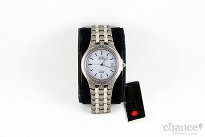 Citizen Eco-Drive. Relógio de pulso Citizen Eco-Drive Titanium Sapphire WR 100. Movimento a 