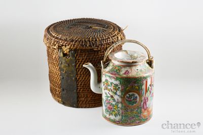 Bule Mandarim. Bule do séc. XIX em Porcelana Chinesa Mandarim com esmaltes policromados 