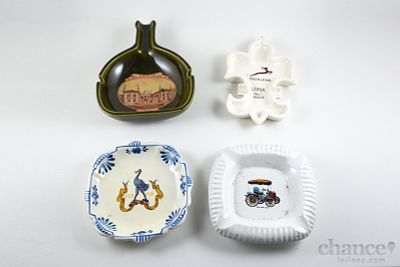Cinzeiros. 4 Cinzeiros em Porcelana e Faiança com diferentes decorações. Secla, Outeiro 