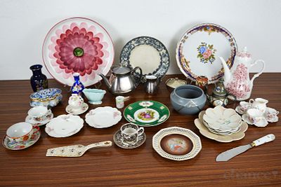 Porcelanas diversas. Mais de 30 Peças em Porcelana, Faiança e Cerâmica, diferentes épocas 