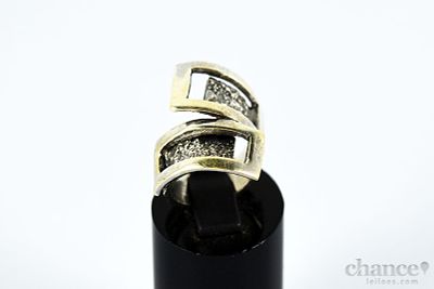 Anel em Prata lisa e martelada Portuguesa, contraste Águia com toque 925 e peso de 10,1gr. M 11