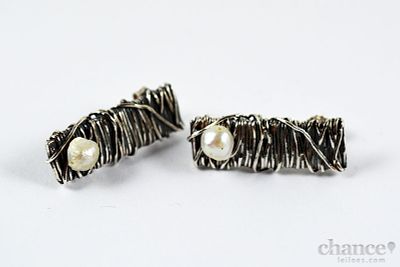 Par de Brincos modernistas em Prata Portuguesa, contraste Águia com toque 925 e peso de 7,6gr.