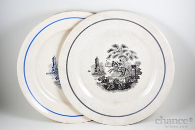 Par de Pratos em Faiança da Fábrica de Massarelos, Lufapo, com decoração "Estátua" um em tons 