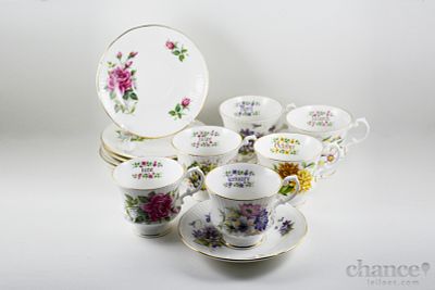 Seis Chávenas de Chá em Porcelana Inglesa de Staffordsgire. Decoraçõoes florais: "January" 