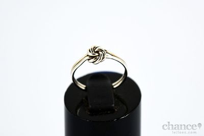 Anel com nó em Prata Portuguesa, contraste Águia com toque 925 e peso de 1,1gr. M. 10