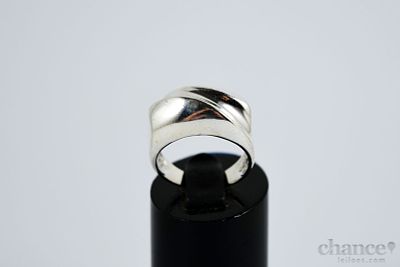 Anel em Prata Portuguesa, contraste Águia com toque 925 e peso de 5,8gr. M. 16