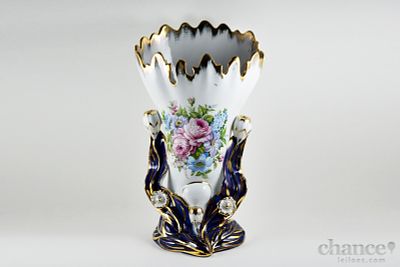 Jarra de Altar de grande dimensão em Porcelana de Aveiro, com decoração relevada e floral 