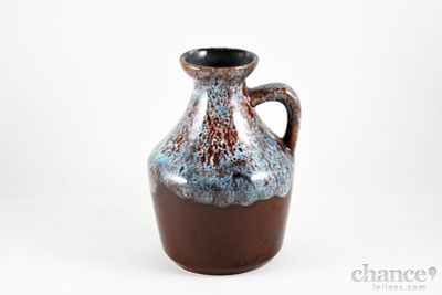 Jarrinho em Cerâmica vidrada Alemã com decoração castanha e esponjado em tons de azul. Peça da 