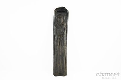 Placa de Parede em "Barro Negro" com relevo de Santo Ant&oacute;nio com Menino. Pequeno toque na 