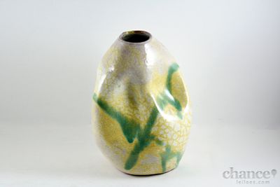 Jarra modernista em Olaria vidrada e esmaltada de formato "amassado" com decora&ccedil;&atilde;o abstracta e 