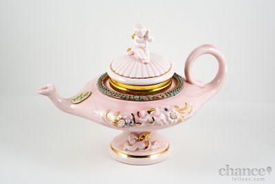Bule decorativo vintage Y. St. Lorens, fabrico Italiano. Em Porcelana policromada e relevada 