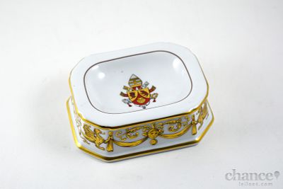 Saleiro em Porcelana da Vista Alegre: "Pe&ccedil;a comemorativa da visita de S. S. o Papa Bento XVI - 