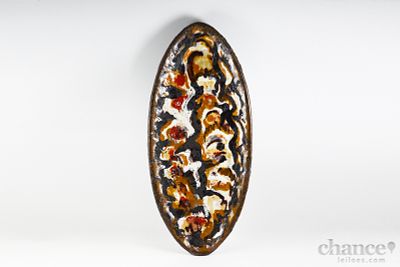 Travessa ovalada "Placa de Parede" em Faian&ccedil;a esmaltada assinada RFArinha. Alt. 40,5cm