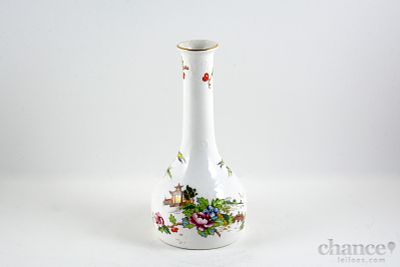 Jarra de base bojuda em Porcelana Inglesa de Staffordshire com motivo "Pagoda" policromado e 