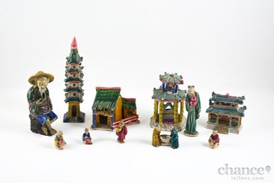 Lote de 11 Pe&ccedil;as Miniatura em Cer&acirc;mica Chinesa Shiwan com decora&ccedil;&otilde;es policromadas. 