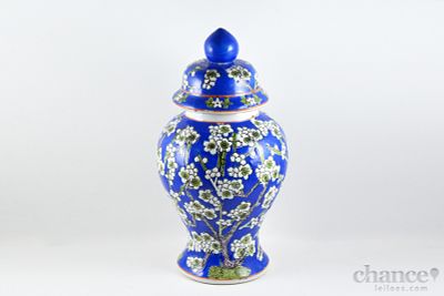 "Pote de Gengibre" em Cer&acirc;mica Oriental com decora&ccedil;&atilde;o policromada de flor de cerejeira sobre 