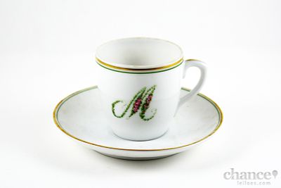 Ch&aacute;vena de Caf&eacute; "M" em Porcelana da Vista Alegre, Colec&ccedil;&atilde;o Pal&aacute;cio Nacional da Ajuda 