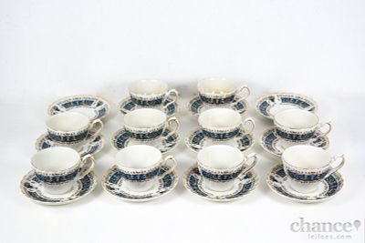 10 Ch&aacute;venas de Ch&aacute; em Porcelana Inglesa com motivo "Rialto". Marcadas Myott. Sinais de uso