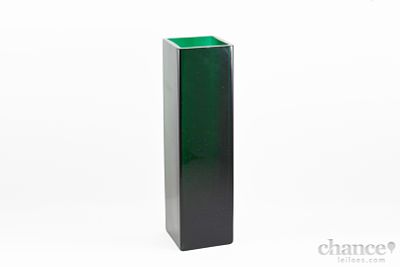 Jarra rectangular em Vidro grosso esverdeado. &Iacute;nfimo toque quase impercept&iacute;vel. Dim. 7*26cm