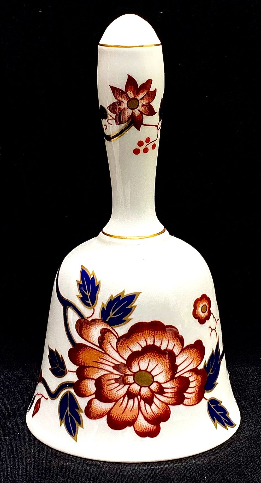 פעמון שולחני פורצלן וינטאג' תוצרת CROWN FINE BONE STAFFORDSHIRR ENGLAND PORCELAIN
מהדורה מוגבלת 