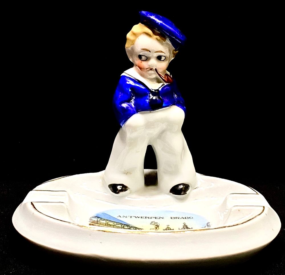 מאפרת פורצלן וינטאג' שנות ה-40-60, גרמניה, ממוספרת, 11X8X9 ס"מ