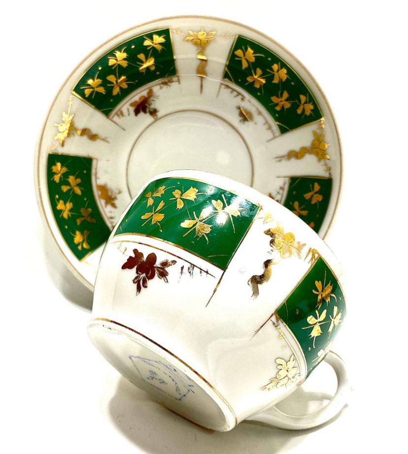 ספל ותחתית פורצלן נדירים, וינטאג' מרוסיה הקומוניסטית, תוצרת BARANIVKA, חתום, ציור עבודת יד זהב 