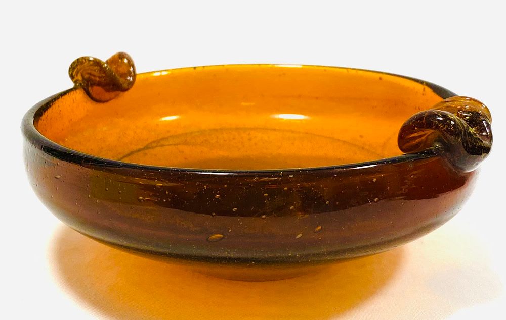 מאפרת סיגרים מסיבית, זכוכית MURANO? צ'יפ חסר משמעות בתחתית - מצולם, קוטר 17 ס"מ