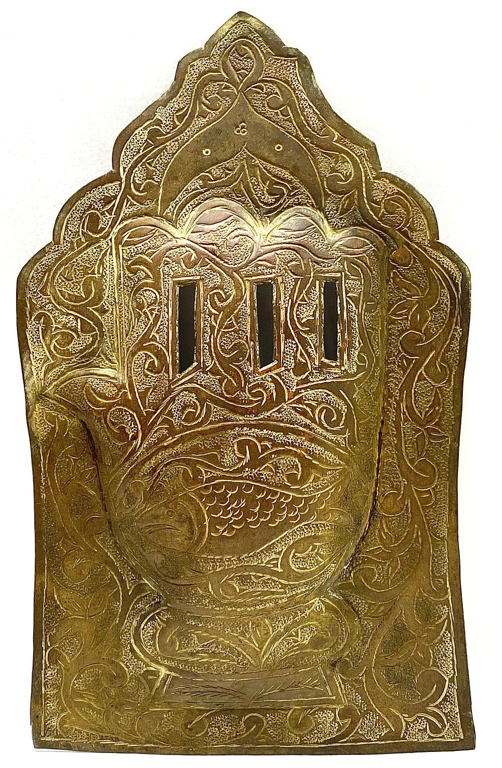 לאספני ישראליינה נדירה
חמסה לתליה, נחושת, ריקוע עבודת יד אומן ועבודת בלט, 24X15 ס"מ