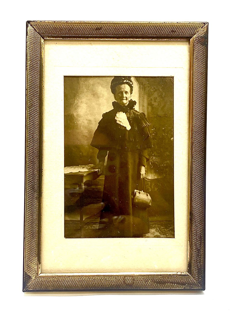 מסגרת שולחנית וינטאג', תוצרת HEUER ECHT BRONCE, מדבקת מקור, במסגרת גלויה המקורית מתחילת המאה 