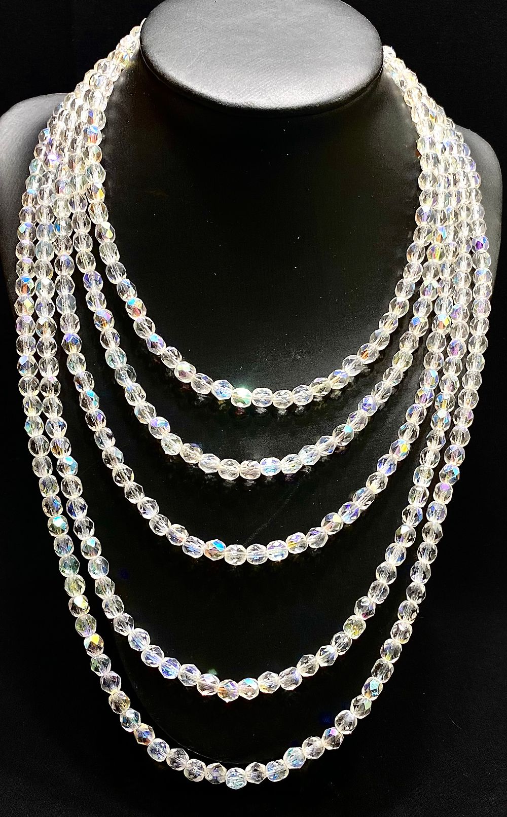 מחרוזת וינטאג' מרשימה 5 שורות של אורורה, אלגנטית ויפה, תוצרת צ'כוסלובקיה, אורך במצב סגור - 30 ס"מ