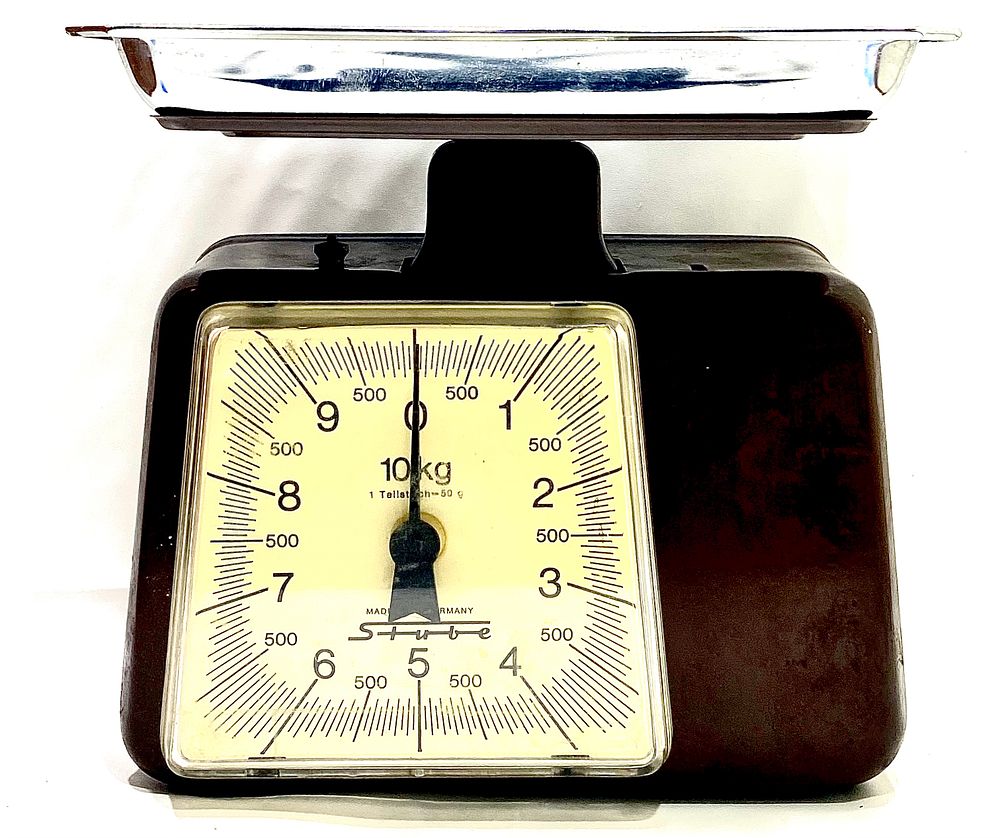 משקל מטבח עד 10 ק"ג
וינטאג' תוצרת גרמניה STUBE, גוף פח מצופה אמייל, צלחת נירוסטה, במצב עבודה 