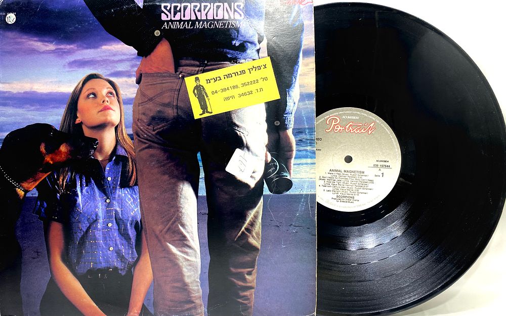 תקליט "SCORPIONS "ANIMAL MAGNETISM
1980, ישראל, על העטיפה מקורית מדבקה וכתב יד של תקליטן מועדון 