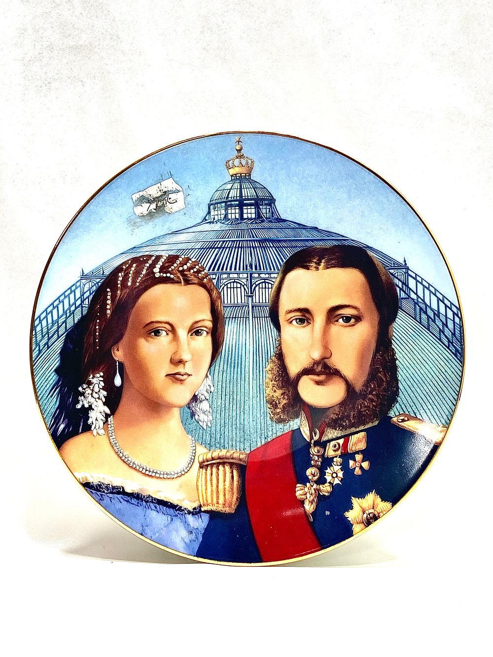 צלחת אספנות פורצלן תוצרת LIMOGES FINE FRANCE PORCELAINE, מהדורה מוגבלת, חתומה, מתוארכת 1995 