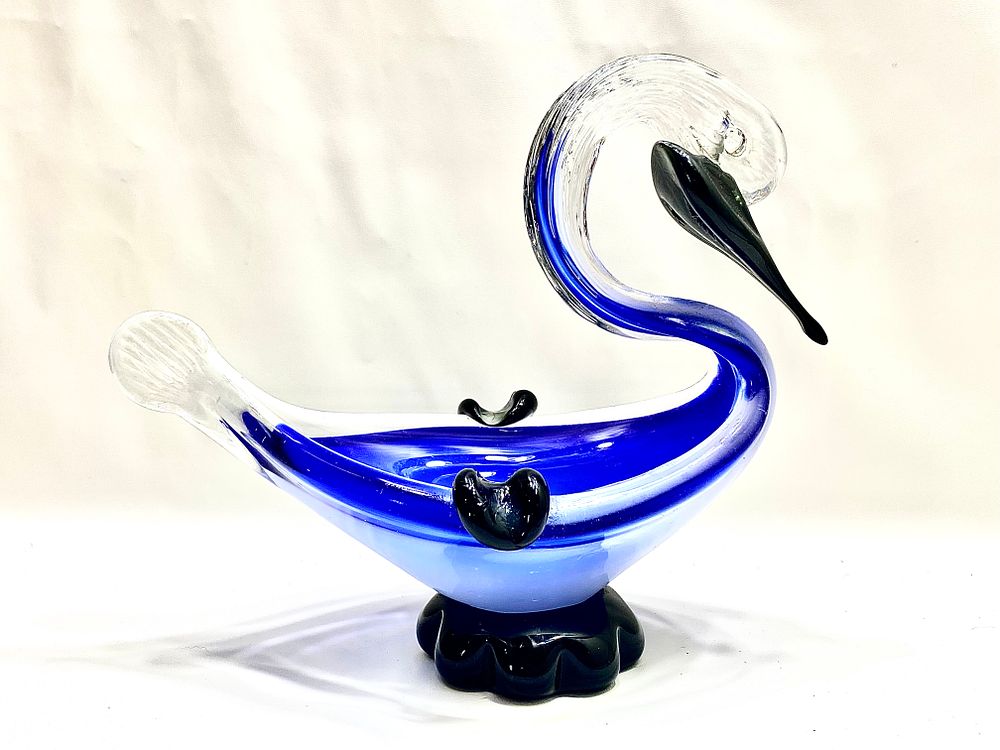 מאפרת זכוכית מורנו בצורת "ברבור", וינטאג' אלגנטי מאיטליה, 20X17X11 ס"מ