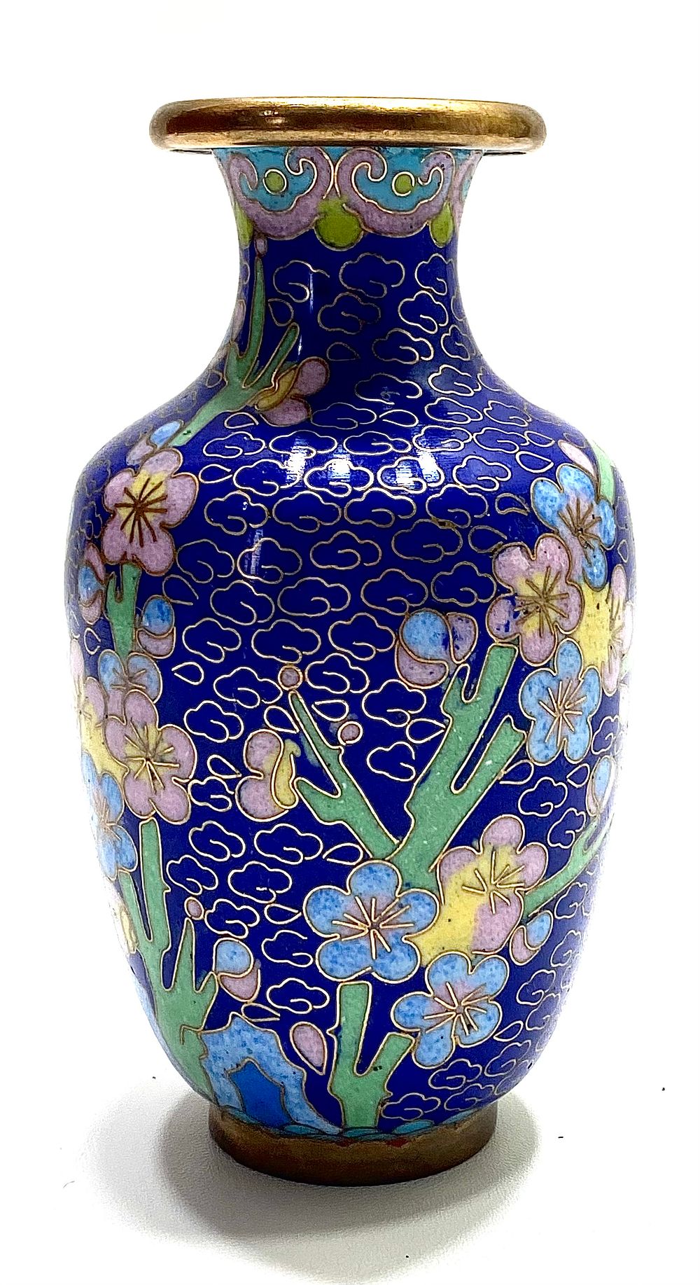 אגרטל קלאוזנה אלגנטי ויפה, מחצית הראשונה מאה ה-20, גובה 10.5 ס"מ, עבודה מושלמת, צבעים מרהבים